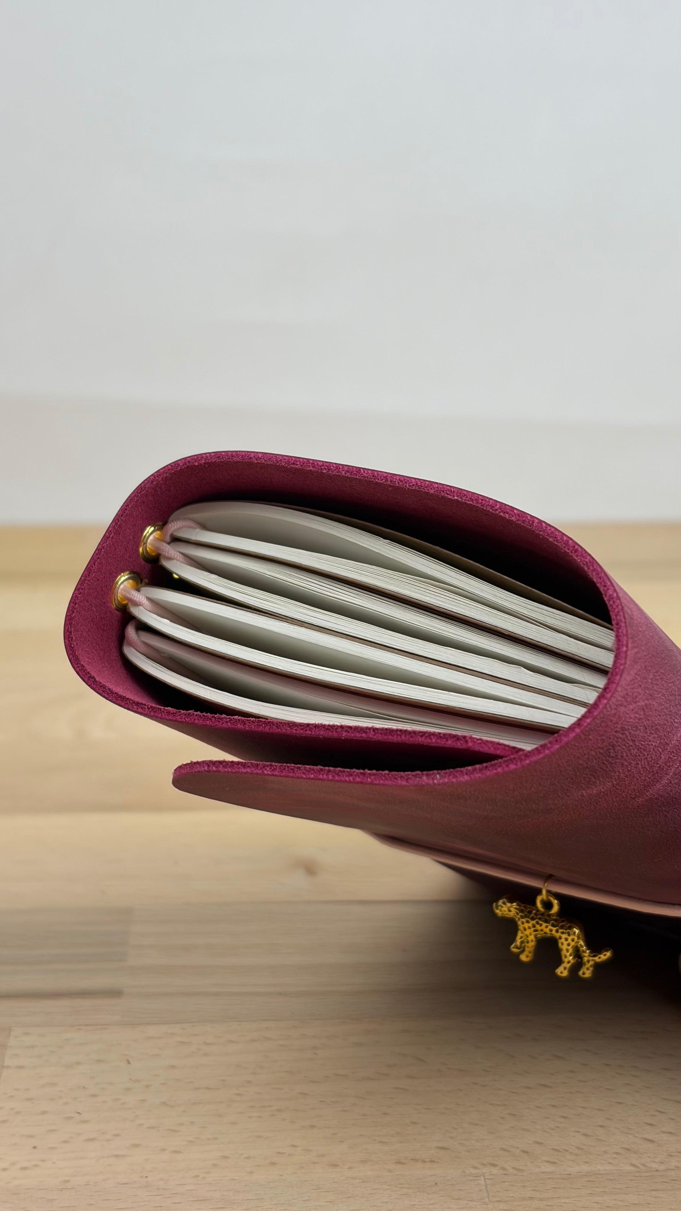 A6 Echtleder Journal Cover | Magenta